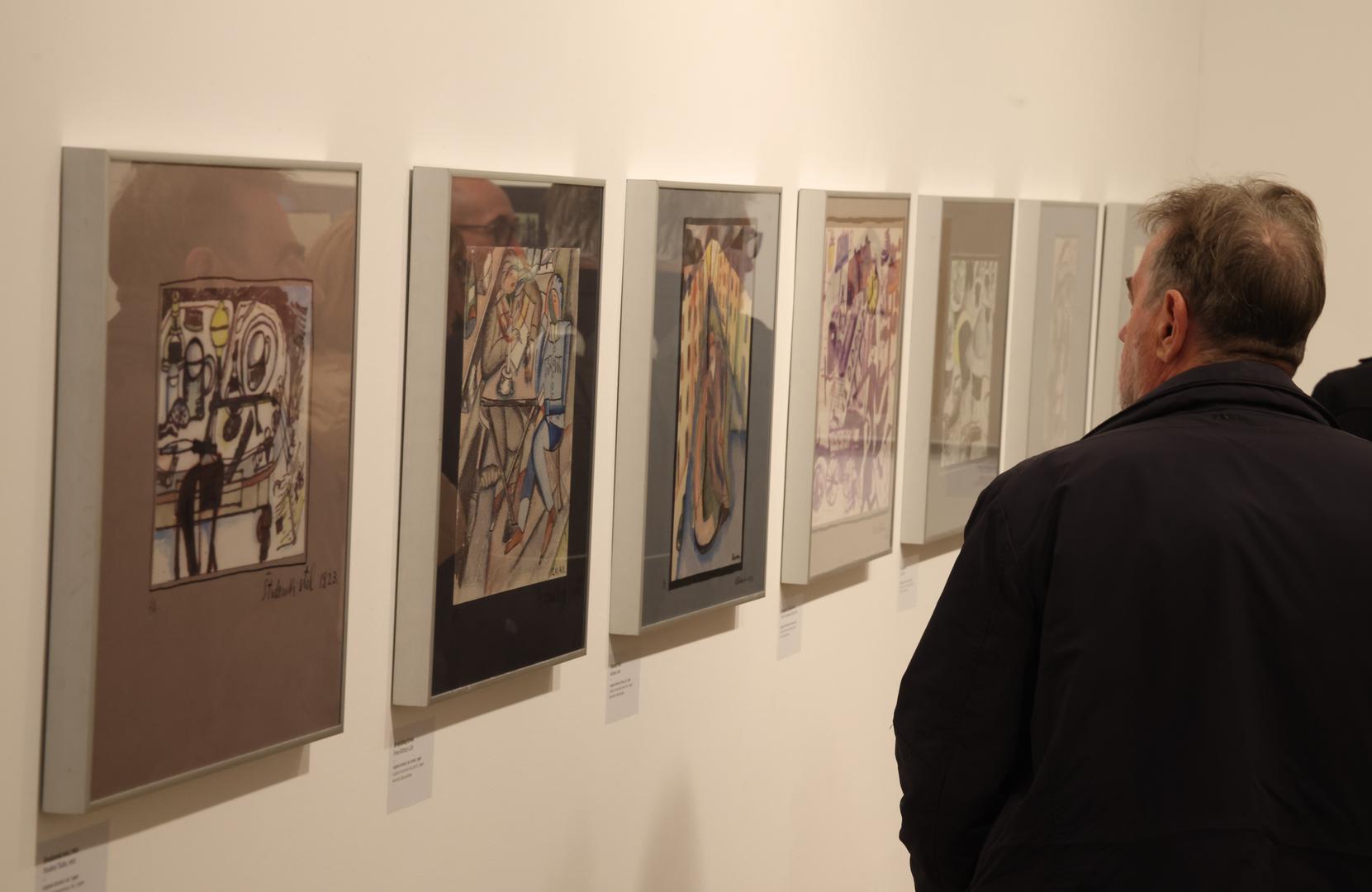 Kustosica izložbe je Iris Slade, a postav koji je osmislila donosi uvid u manje poznatu stranu života i stvaralaštva Slavena Vidovića, koji je studirao medicinu u Pragu od 1919. do 1926. godine