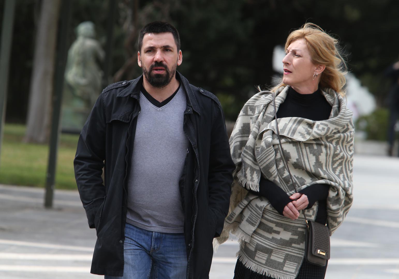 U jednom restoranu u kojem je radio upoznao je Natašu u koju se zaljubio i zbog koje se preselio u Zagreb.