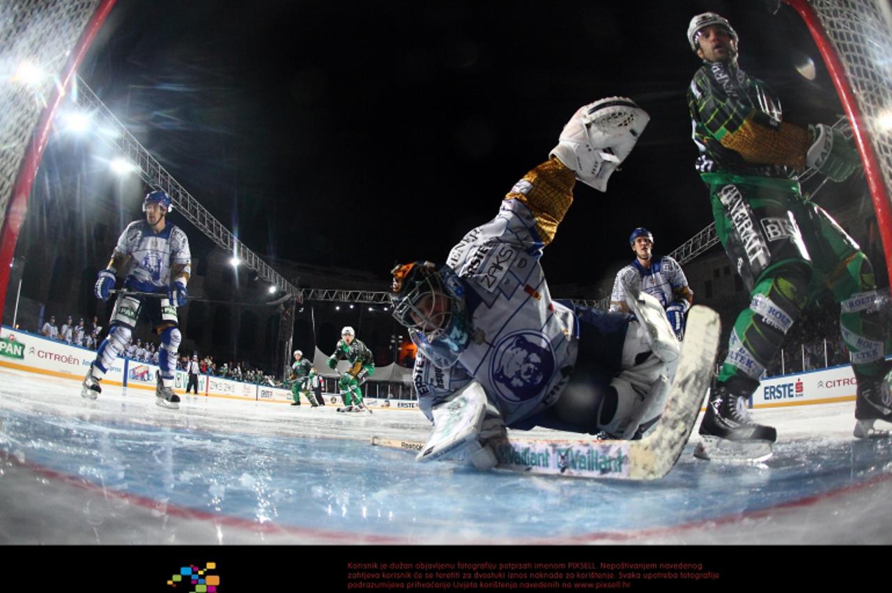 '14.09.2012., Arena, Pula - EBEL liga, Arena Ice Fever, KHL Medvescak Zagreb - HDDT Olimpija Ljubljana.  Photo: Zeljko Lukunic/PIXSELL'