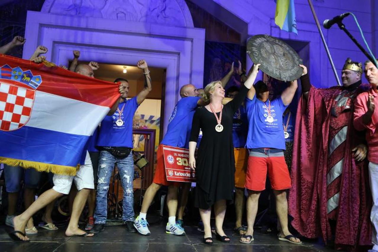 Predsjednica s pobjendicima Maratona lađa