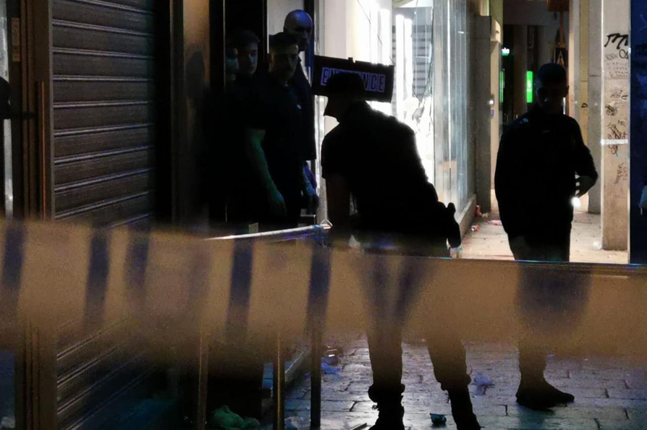 Razbilo se staklo ispred noćnog kluba u Splitu