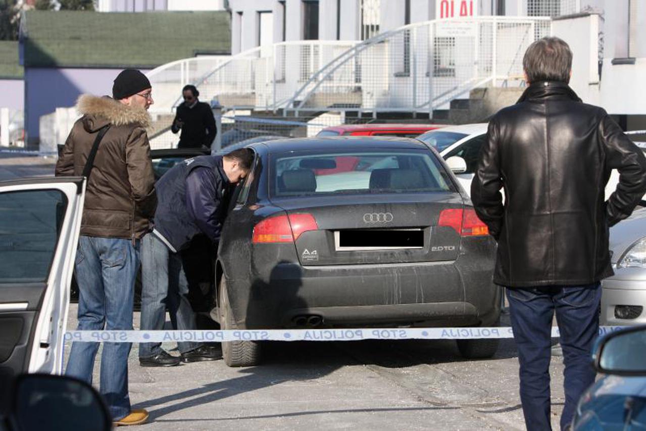 izvukli ga iz auta (1)