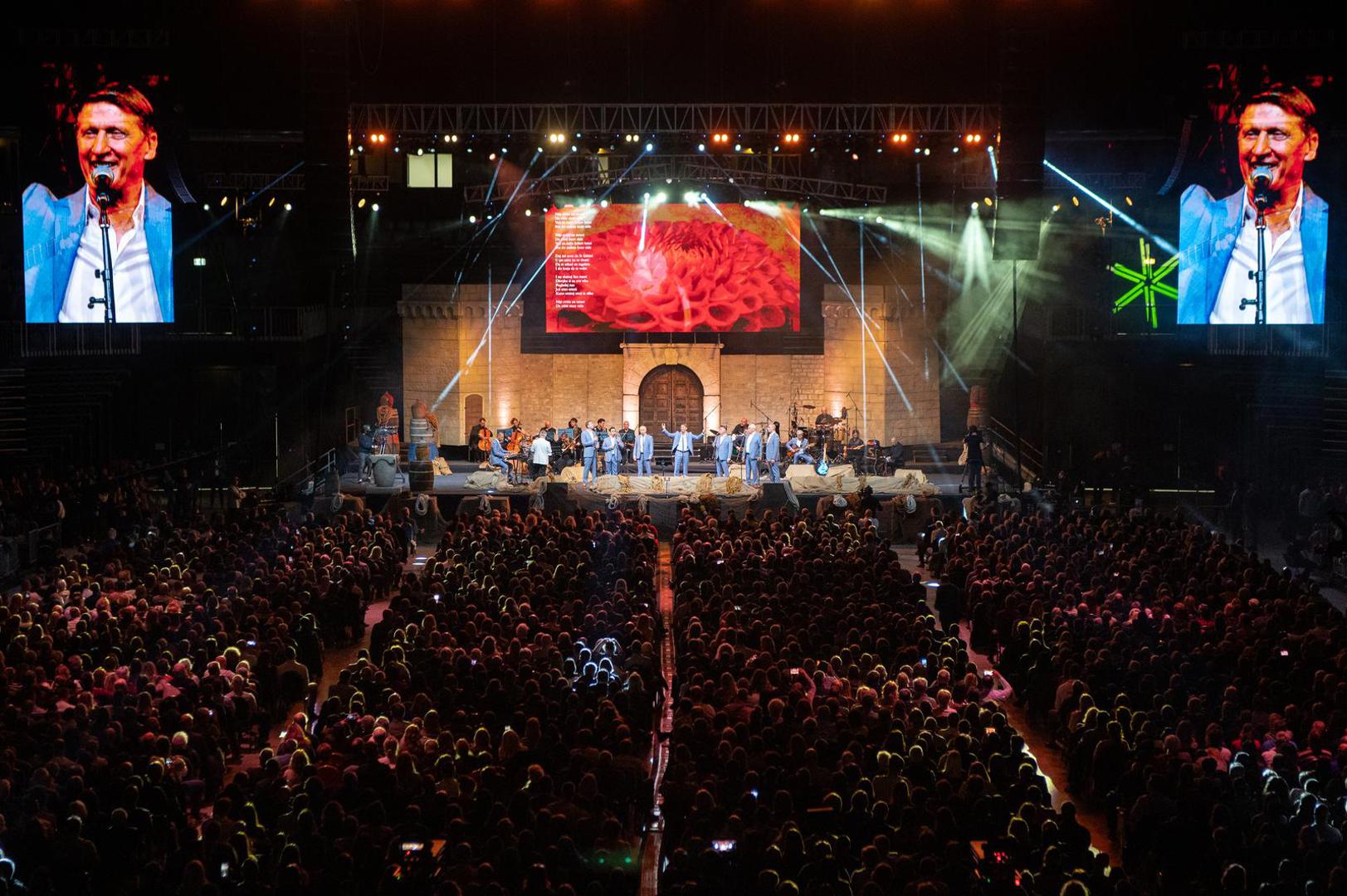 Tomislav Bralić i klapa Intrade sinoć su održali veliki, slavljenički koncert u zagrebačkoj Areni!