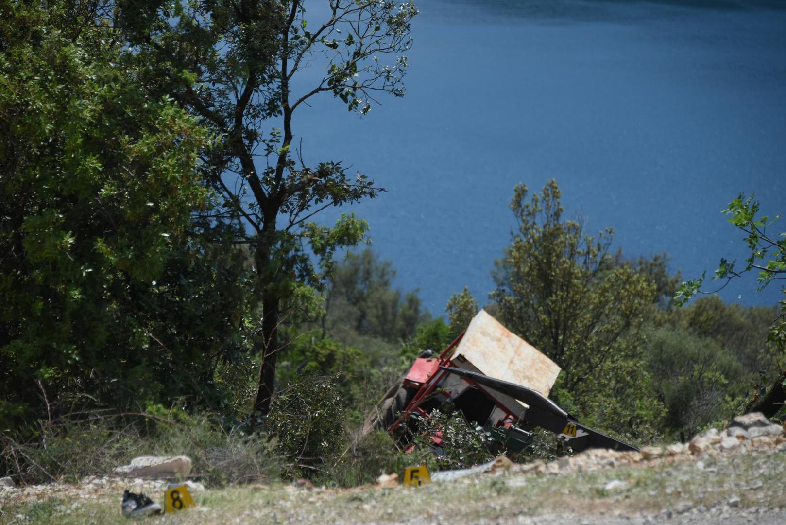 26.05.2023., Labin - Puka sreca spasila je 20ak labinskih maturanata, koji su se traktorom prevrnuli u provaliju. Photo: Sasa Miljevic/PIXSELL