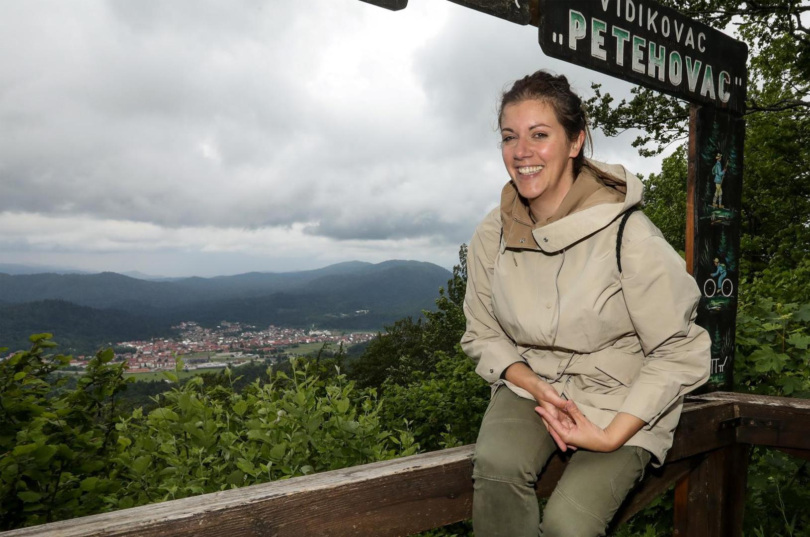 04.06.2020., Delnice, Turisticka patrola Vecernjeg lista, grad Delnice
Planinarski dom i skijaliste Petehovac. Turisticki vodic Jelena Holenko.
 Photo: Robert Anic/PIXSELL