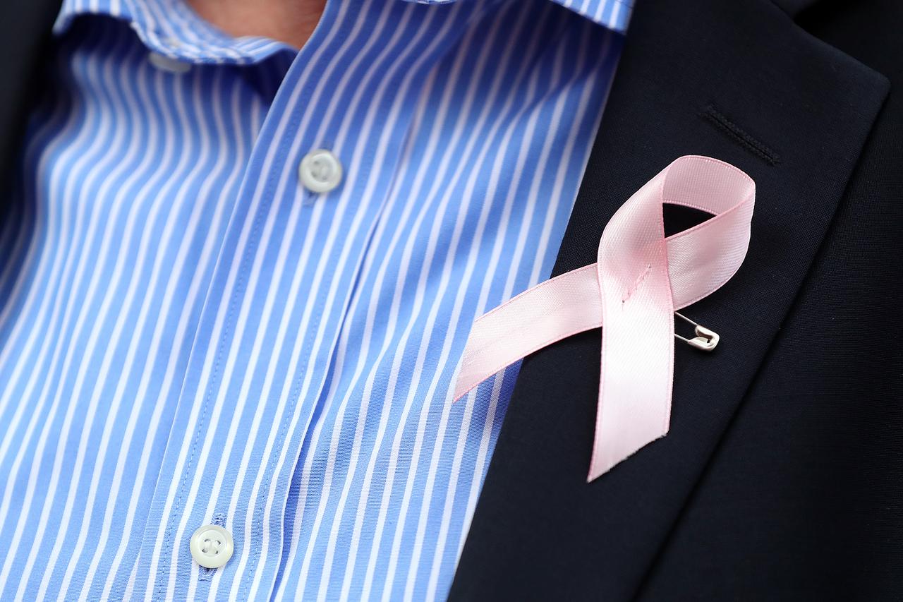 Zagreb: Obilježavanje Dana ružičaste vrpce