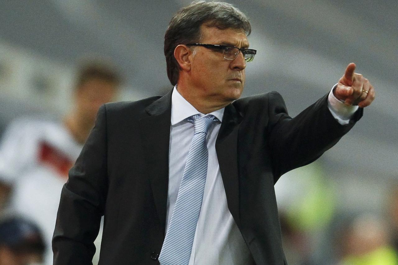 Argentina's coach Gerardo Martino gestures during a friendly soccer match against Germany in Duesseldorf September 3, 2014.    REUTERS/Ina Fassbender (GERMANY  - Tags: SPORT SOCCER)