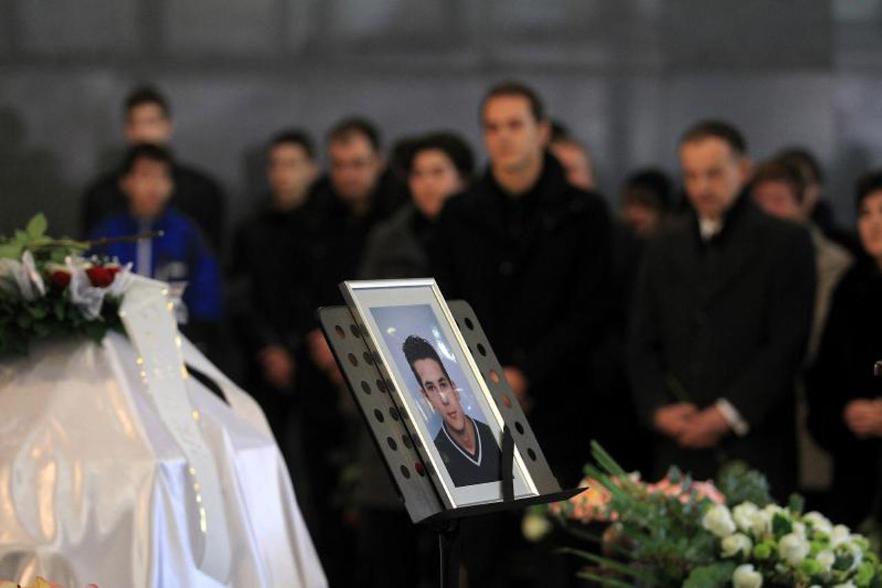 mirogoj, sprovod, pokop, darijo možnik (1)