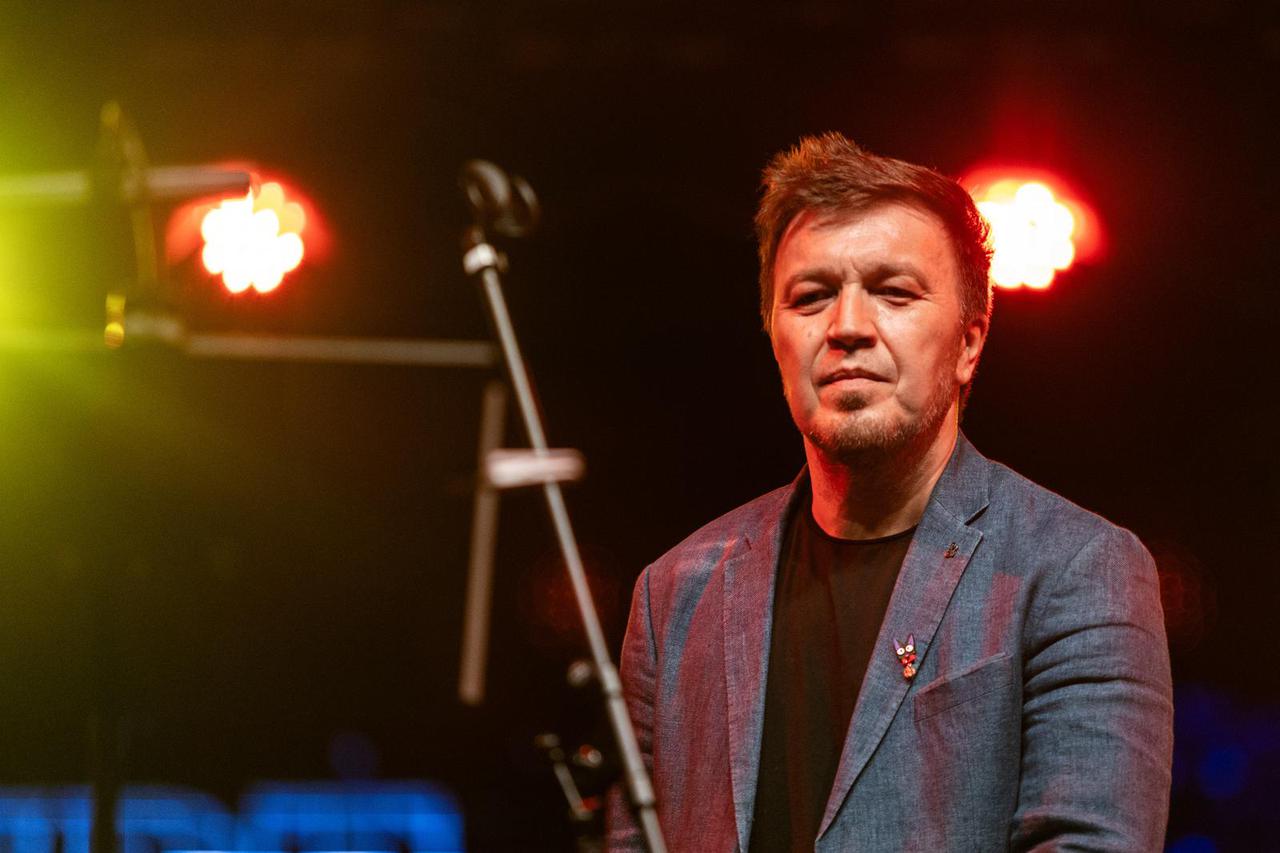 Pula: Pulsko kulturno ljeto započelo koncertom Ede Maajke i Jazz orkestar HRT-a pod ravnjanjem Mirona Hausera