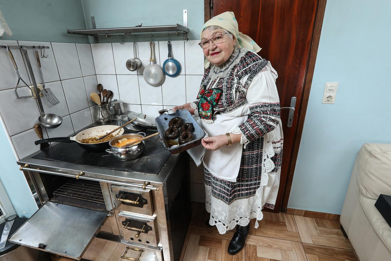 Donja Bistra: Barica Špoljar priprema tradicionalna jela 