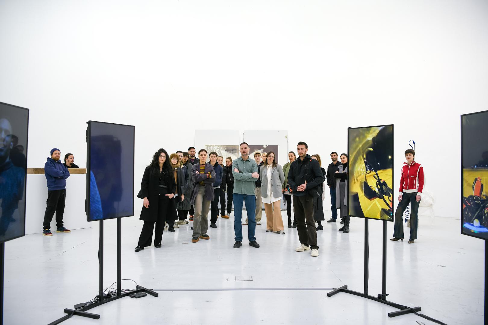 Dio umjetnika_ica i kustosa_ica 37. salona mladih