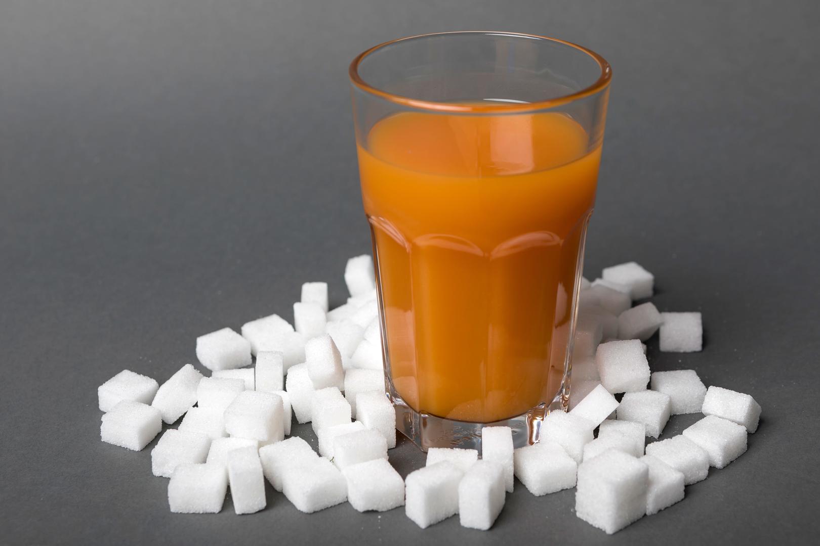 Gazirane sokove također treba izbjegavati u širokom luku jer su puni šećera.