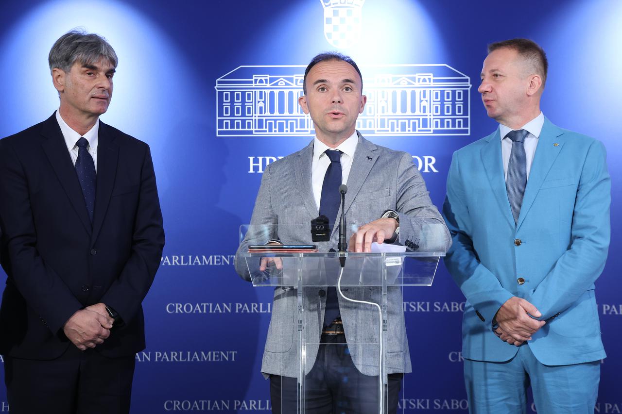 Zagreb: Konferencija za medije Kluba zastupnika IDS-a, PGS-a, Unije i ISU-PIP-a