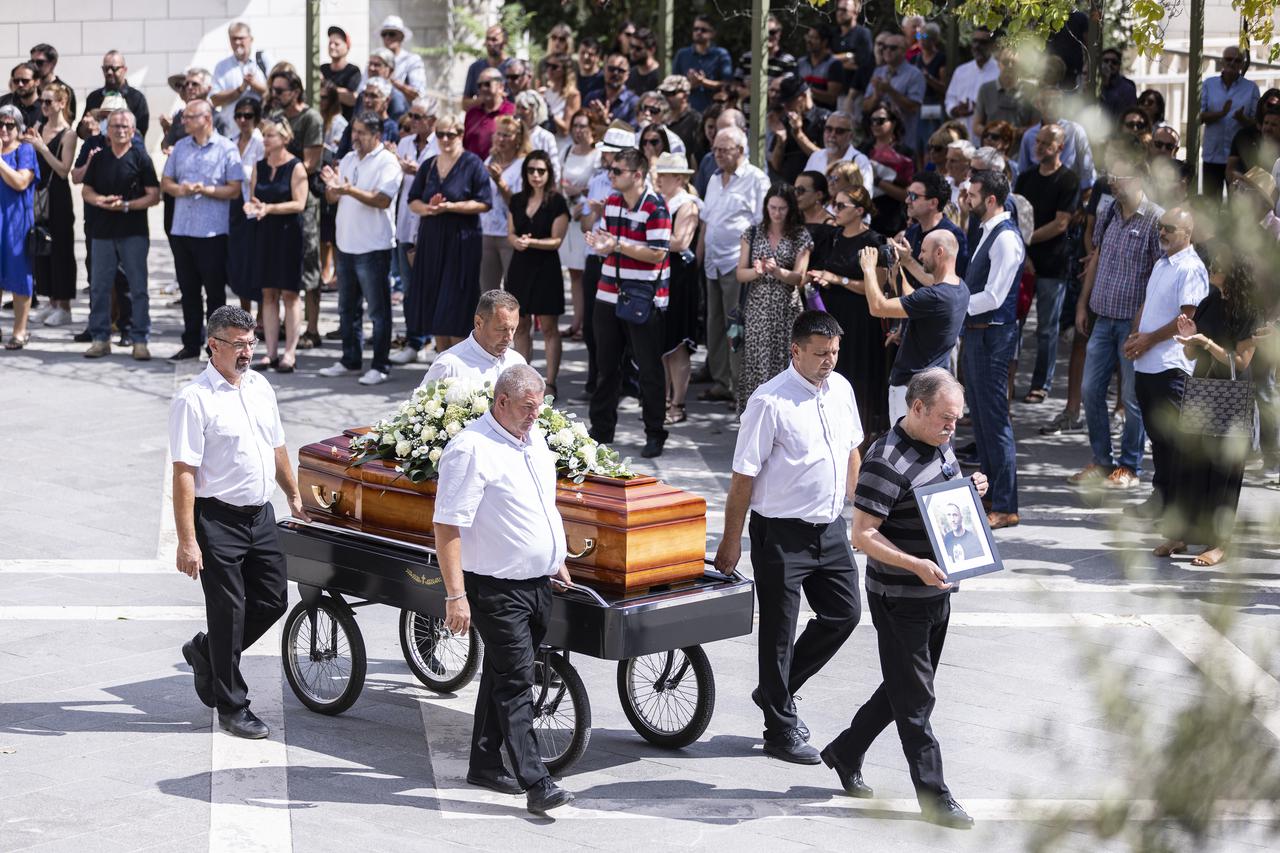 Split: Posljednji ispraćaj novinara Vladimira Matijanića na groblju Lovrinac