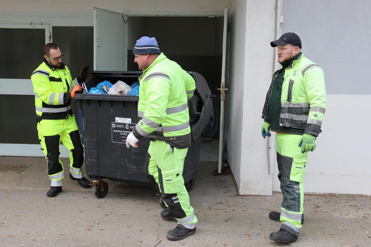 Zagreb: Gradonačelnik Tomašević s radnicima Čistoće skupljao nakupljeni otpad