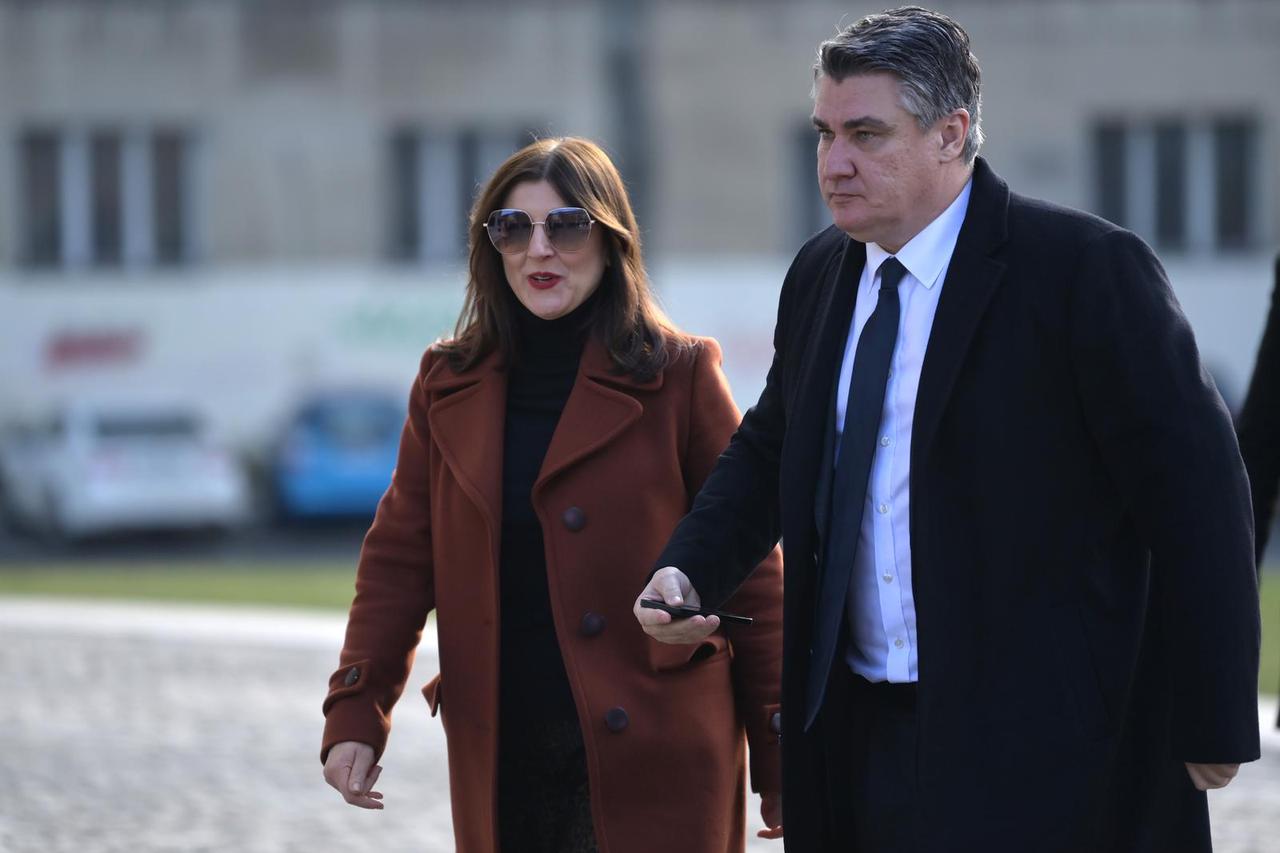 Zagreb: Predsjednik Milanović u društvu supruge Sanje obišao izložbu "Kopač"