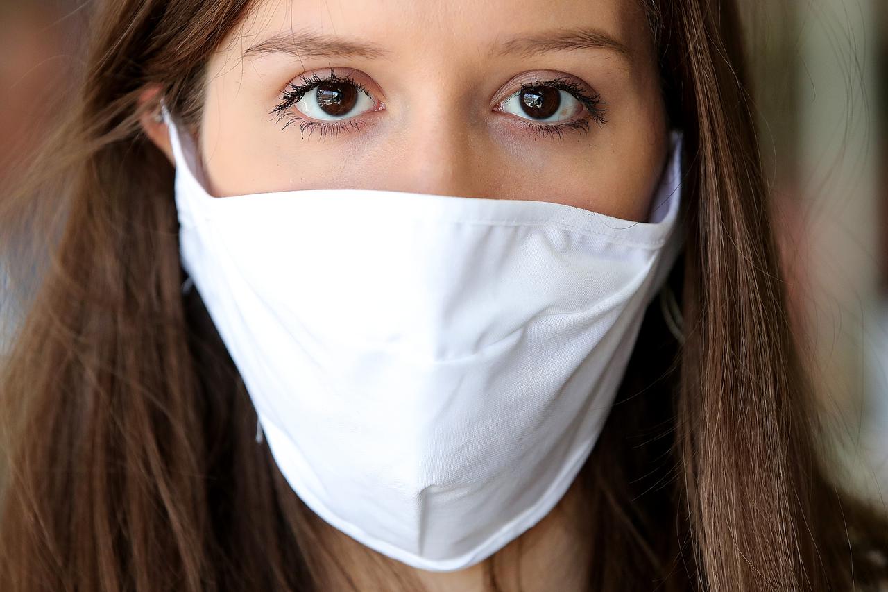 U udruzi Kamensko šivaju zaštitne maske