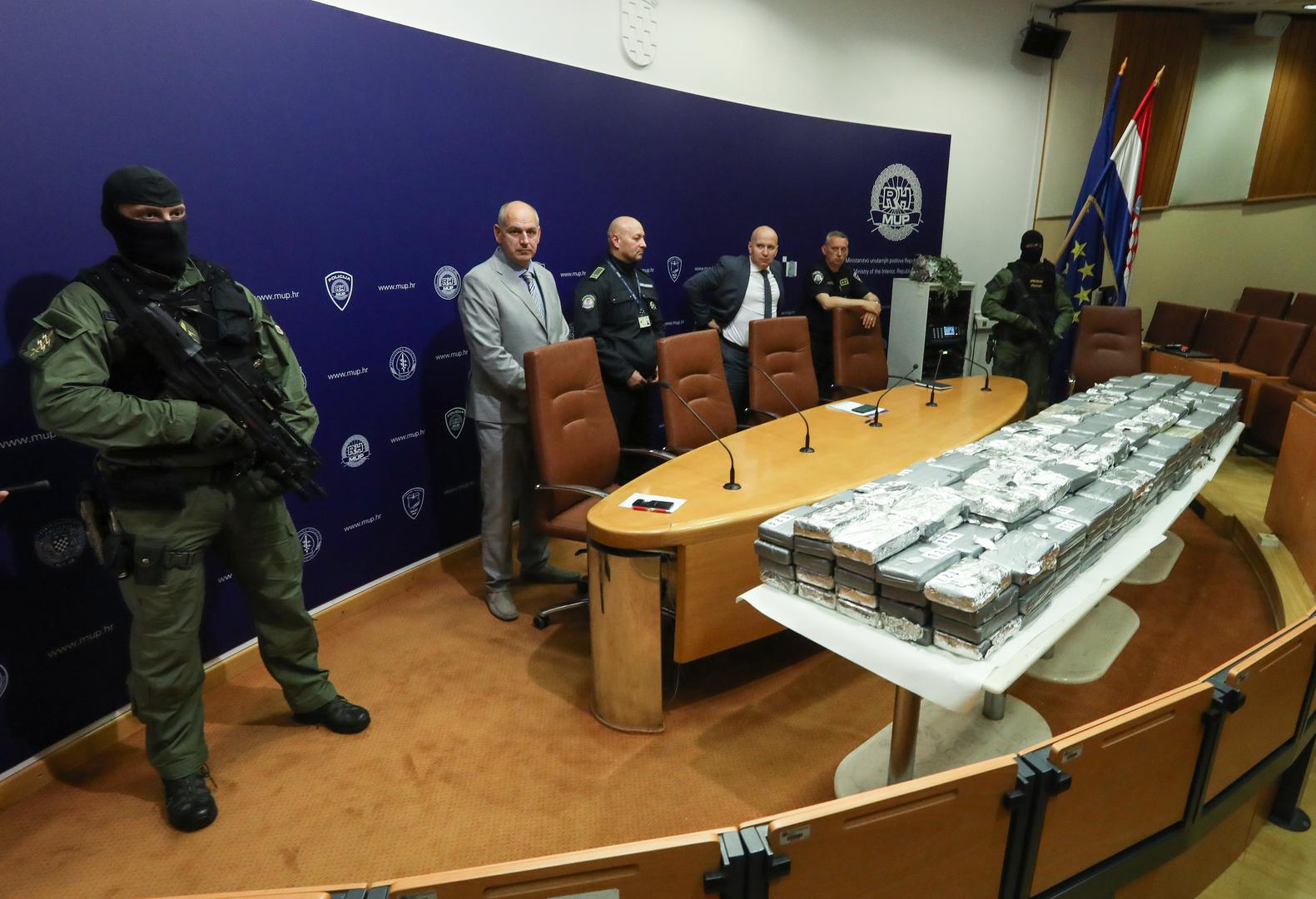 07.06.2023., Zagreb - U Ravnateljstvu policije odrzana je konferencija za medije povodom serijske zapljene vecih kolicina kokaina. Izjave za medije dali su Mario Kovac, nacelnik Policijskog nacionalnog ureda za suzbijanje korupcije i organiziranog kriminaliteta, Hari Brnad, nacelnik Policijske uprave primorsko-goranske,  Andrej Franulovic, procelnik Podrucnog carinskog ureda Rijeka i Predrag Juratovac, pomocnik ravnatelja za Sektor za mobilne jedinice Carinske uprave.     Photo: Robert Anic/PIXSELL