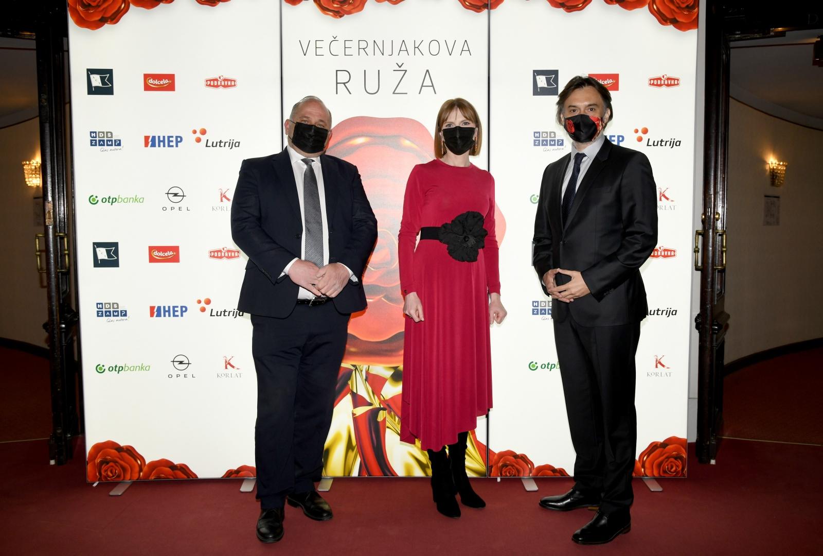 20.03.2021., Zagreb - Dolazak uzvanika na svecanu dodjelu Vecernjakove ruze u Hrvatskom narodnom kazalistu. Photo: Josip Regovic/PIXSELL