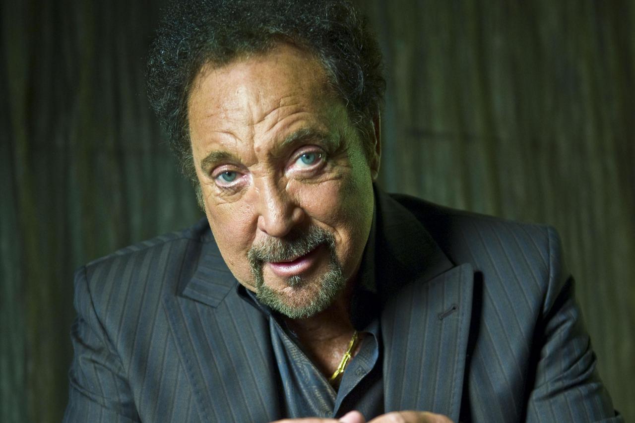 Singer Tom Jones - At The Bbc, Saturday November 15 2008. Photo: Francesco Guidicini. *Copyright - Sunday Times/NI Syndication Online use must be cleared separatelyPhoto: NI Syndication/PIXSELL
