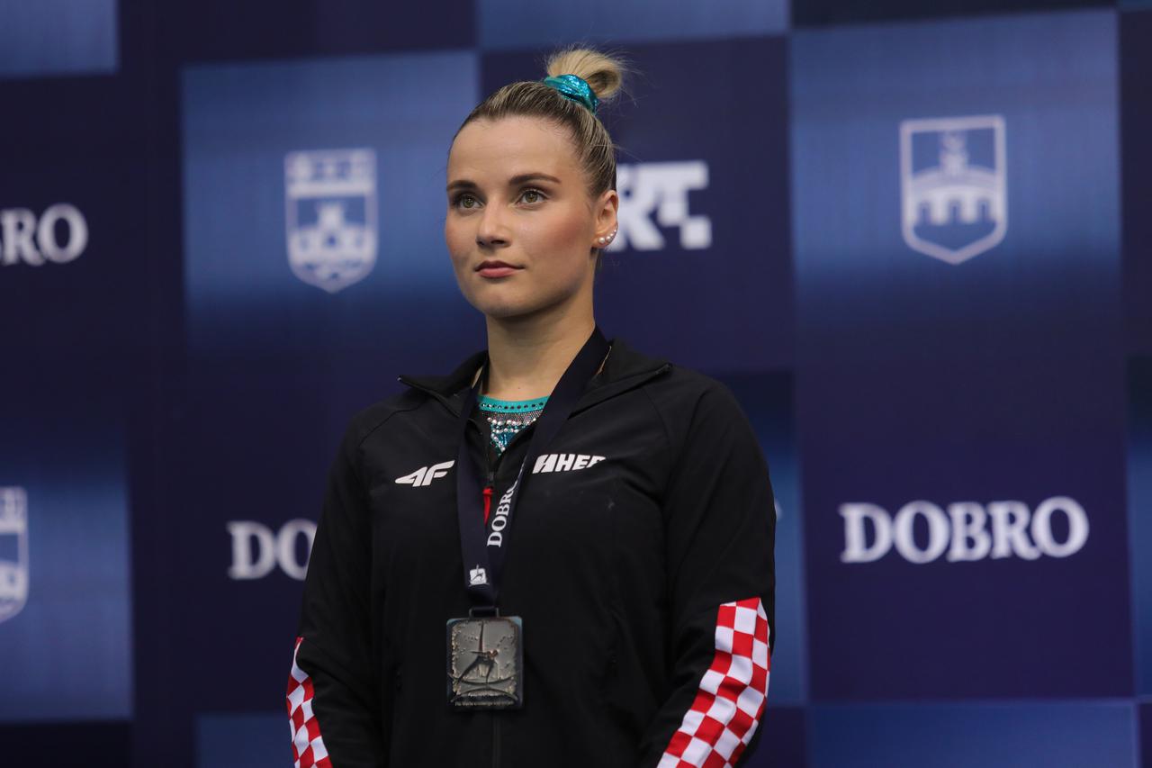 Srbić zlatni, Đerek dva puta srebrna za kraj najuspješnijeg Svjetskog kupa u Osijeku