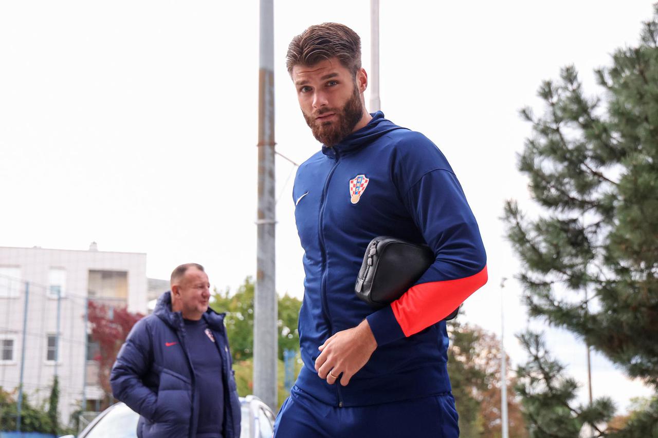 Zagreb: Dolazak igrača hrvatske nogometne reprezentacije na trening