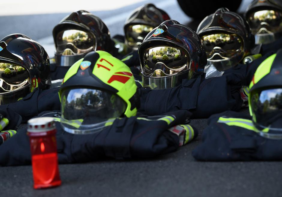 Zagrebački vatrogasci obilježili tragediju u kojoj je poginulo 12 vatrogasaca