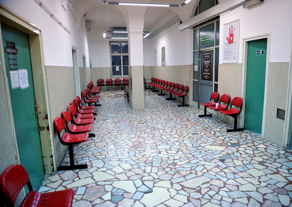 Zagreb: Dežurna ekipa u Klinici za traumatologiju veselo do?ekala 2009. 
