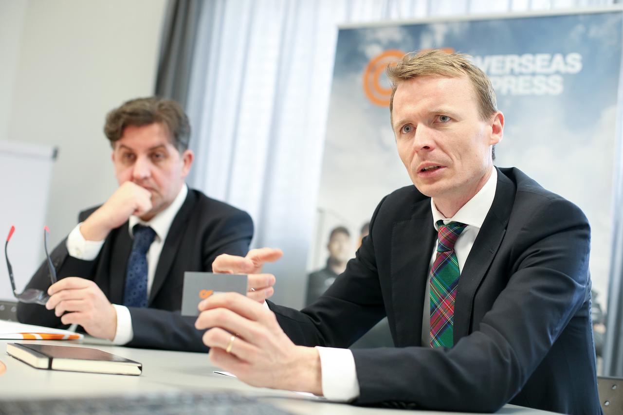 07.04.2015., Zagreb - Boris Brkovic, direktor Overseas Express-a i Carsten Wallmann, direktor Austrijske poste za jugoistocnu Europu. Photo: Petar Glebov/PIXSELL