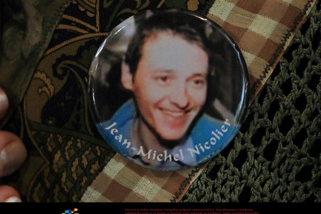 '16.11.2011., Nevenka Nekic i Antun Ivankovic dosli su docekati obitelj Jean Michel Nicoliera koji je poginuo na Ovcari. Nicoliera ce predsjednik Josipovic posthumno odlikovati za zasluge u Domovinsko