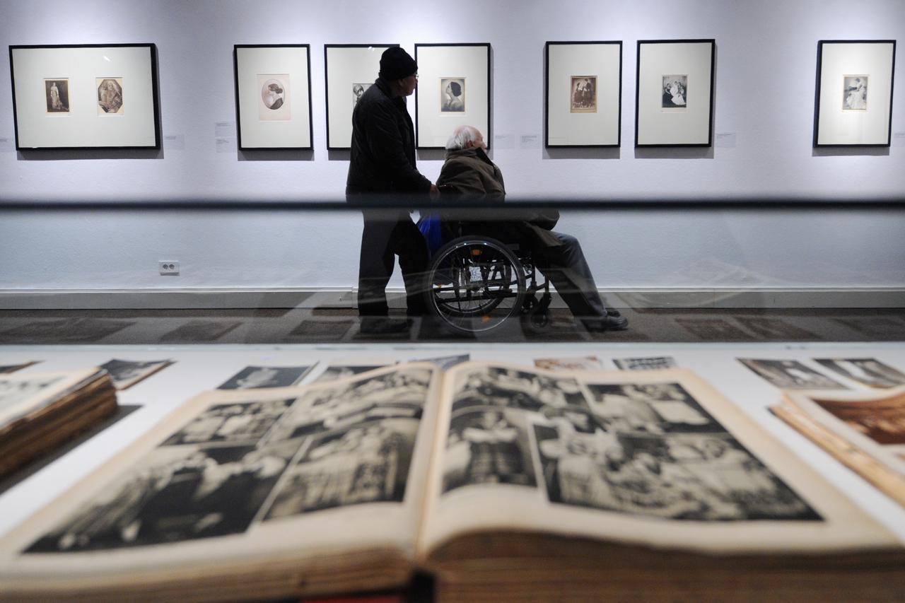 Zagreb: U No?i muzeja otvorena izložba Foto Tonka - Tajne ateliera društvene kroni?arke