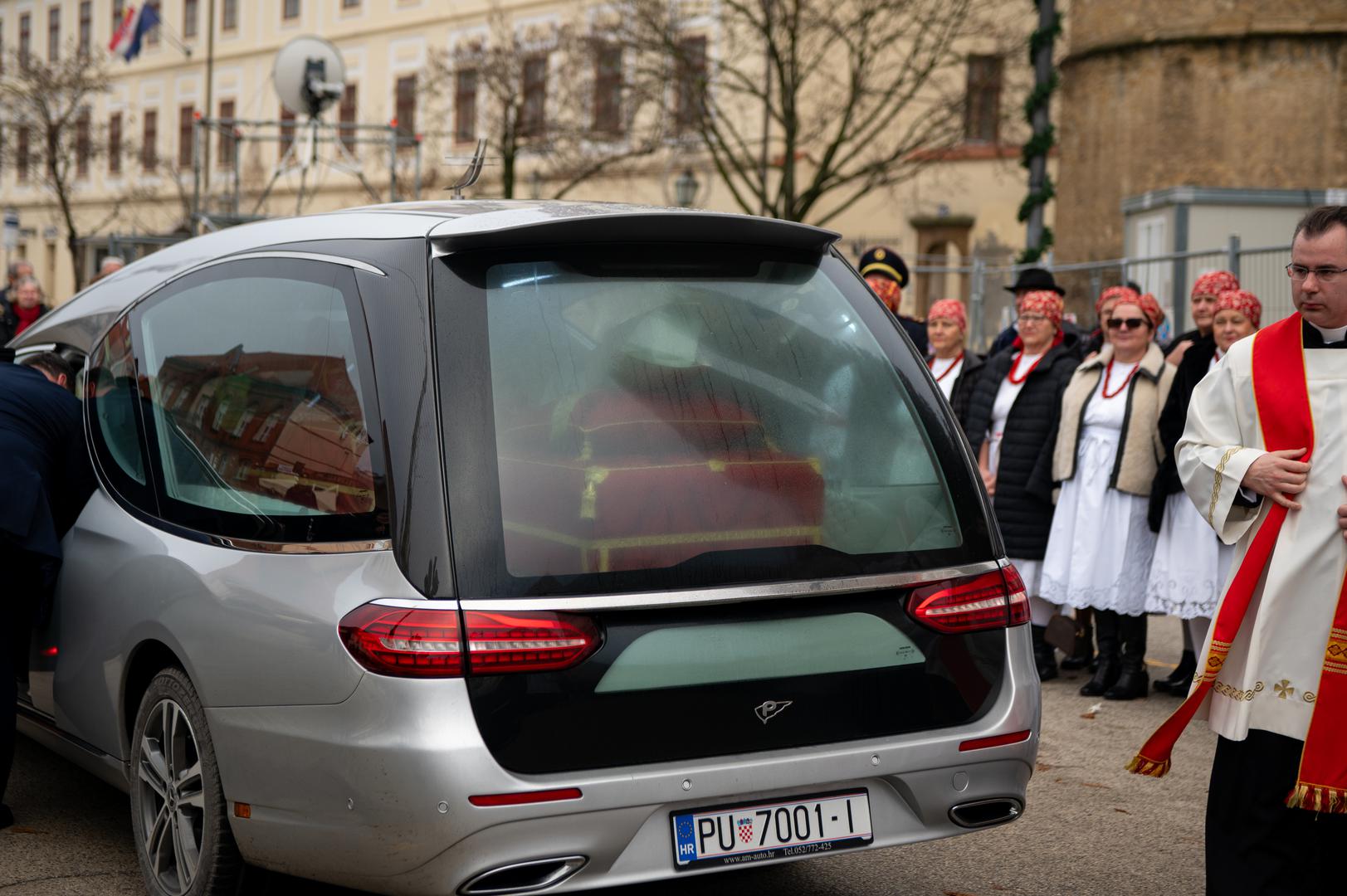 Na putu prema Zagrebu relikvije su se zaustavile u Karmelu u Brezovici.