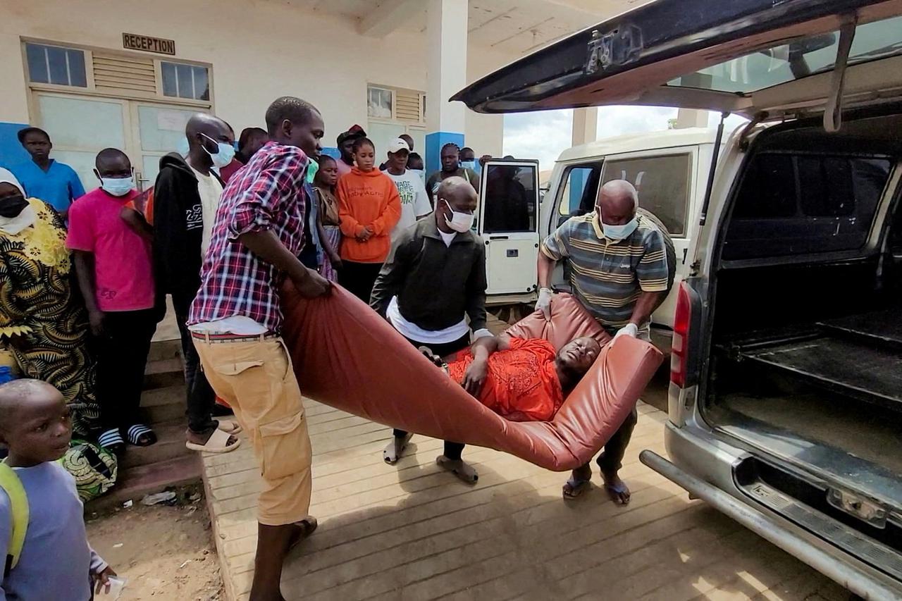 storyeditor/2026-05-18/2026-05-18T001308Z_1521530714_RC2IALAH2NB0_RTRMADP_3_HEALTH-EBOLA.JPG