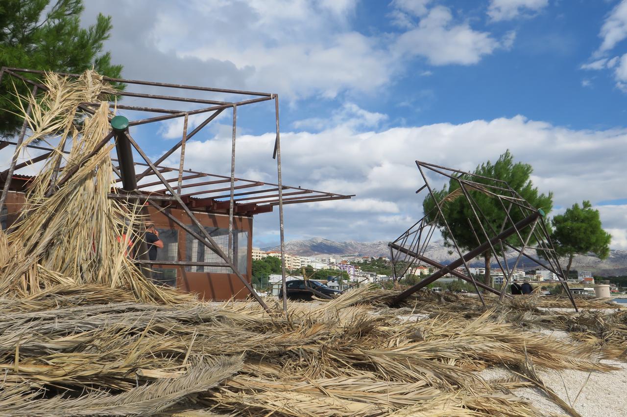 Uklanjanje objekata na Žnjanu