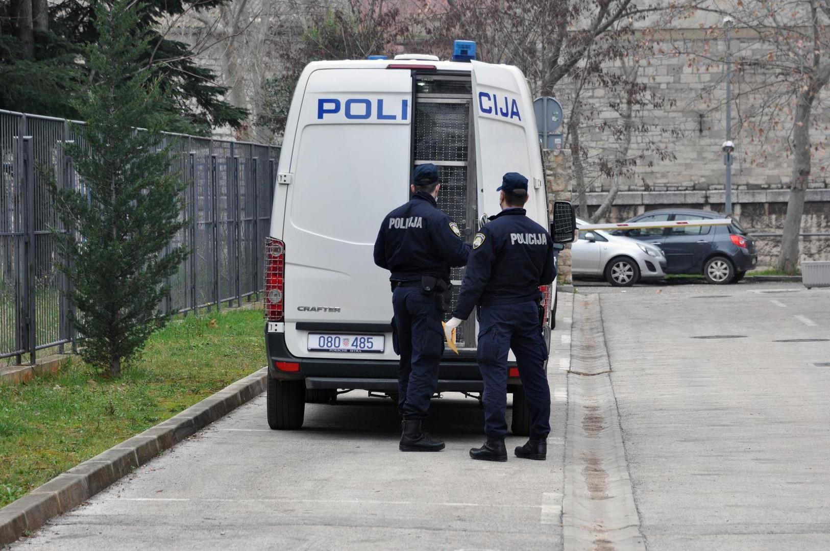 05.02.2021., Pula - U pulsko Zupanijsko drzavno odvjetnistvo, prepracen nasilnik koji je zatocio zensku osobu, te se sukobio s policajcima.Photo: Sasa Miljevic / PIXSELL