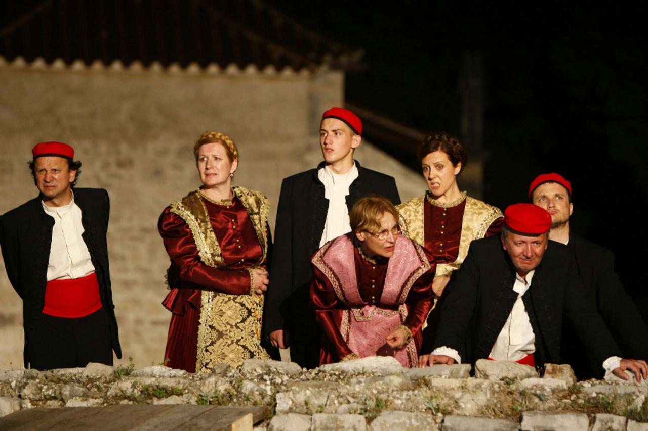 Suze i smij starega Splita