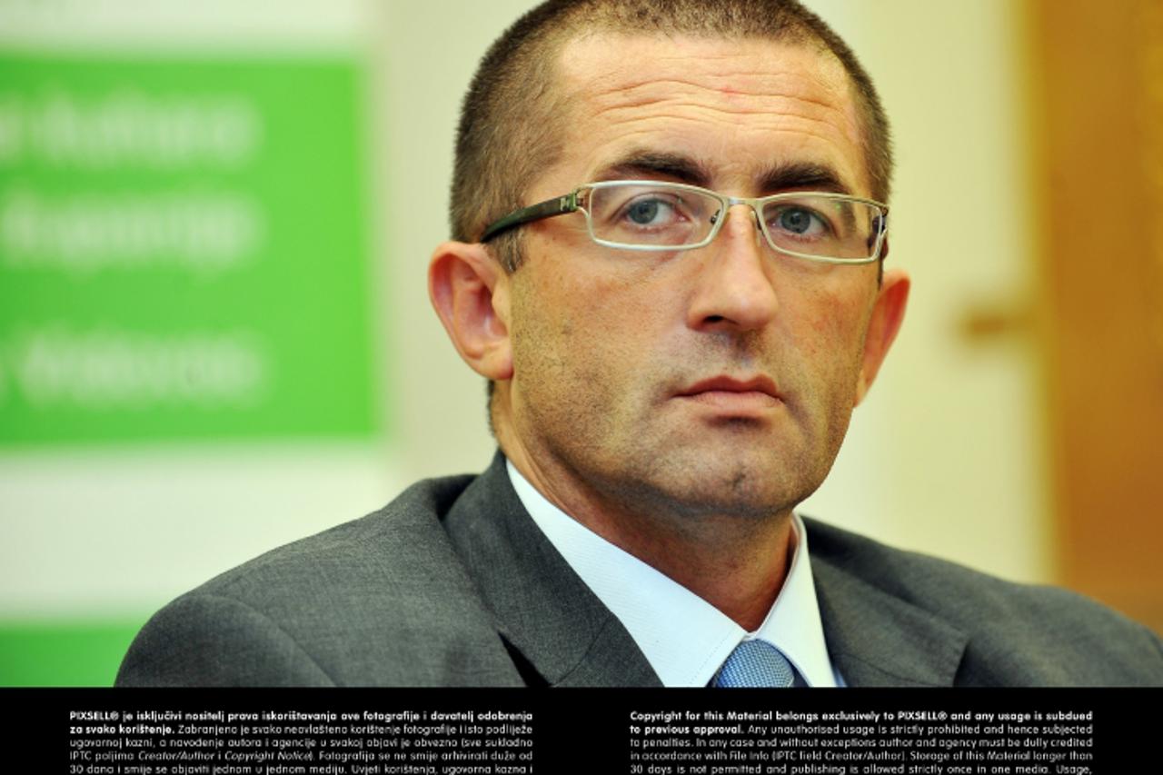 '06.09.2011., Zupanijska palaca, Varazdin -  Odrzana je konferencija za novinare uoci 14. Zeljarijade koja ce se odrzati u Vidovcu od 16. do 19. rujna. Nacelnik opcine Vidovec Bruno Hranic Photo: Mark