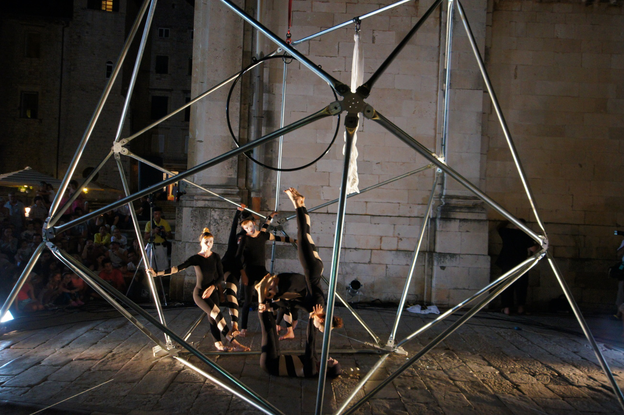 DLJI, 2013., Tri cirkus teatar 