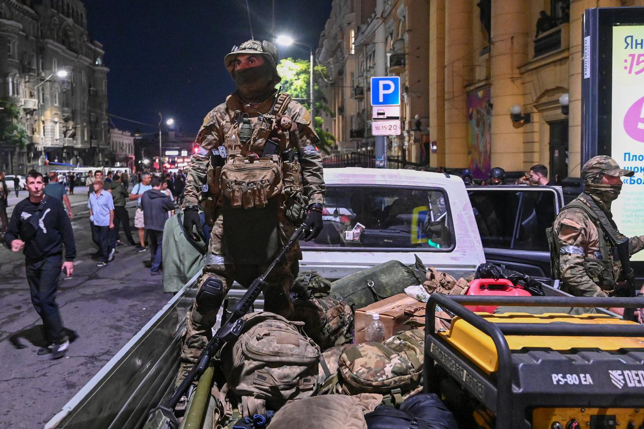 Russian Wagner fighters start pulling out of Rostov-on-Don