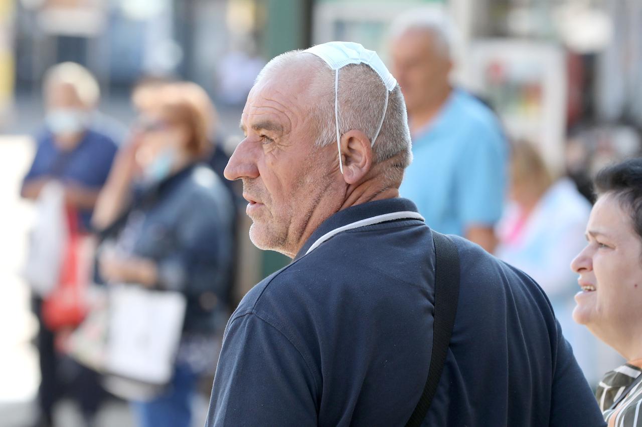 Zagreb: Maska za lice kao zastita od sunca