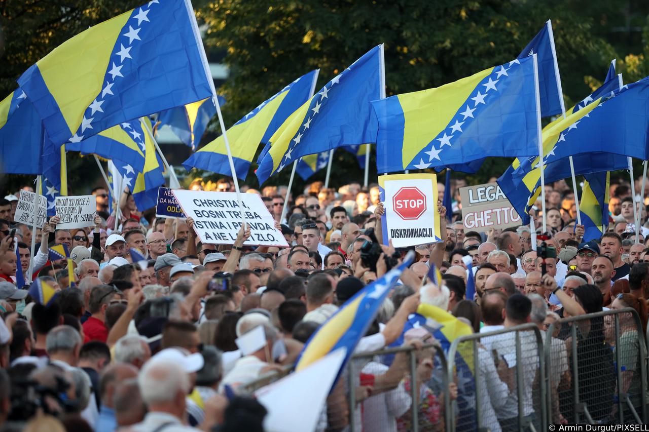 Sarajevo: Prosvjed građana zbog mogućnosti nametanja izmjena u izbornom zakonu