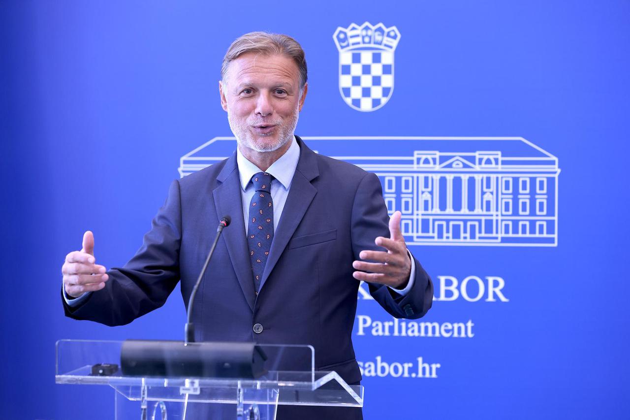 Zagreb: Konferencija za medije Gordana Jandrokovića nakon sjednice Predsjednistva Sabora 