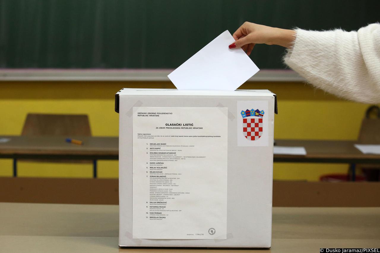 Šibenik: Glasačka kutija i biračko mjesto za predsjednika RH