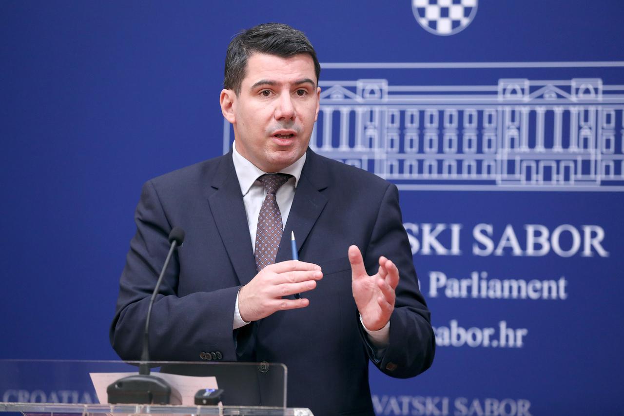 Zagreb: Nikola Grmoja održao konferenciju za medije