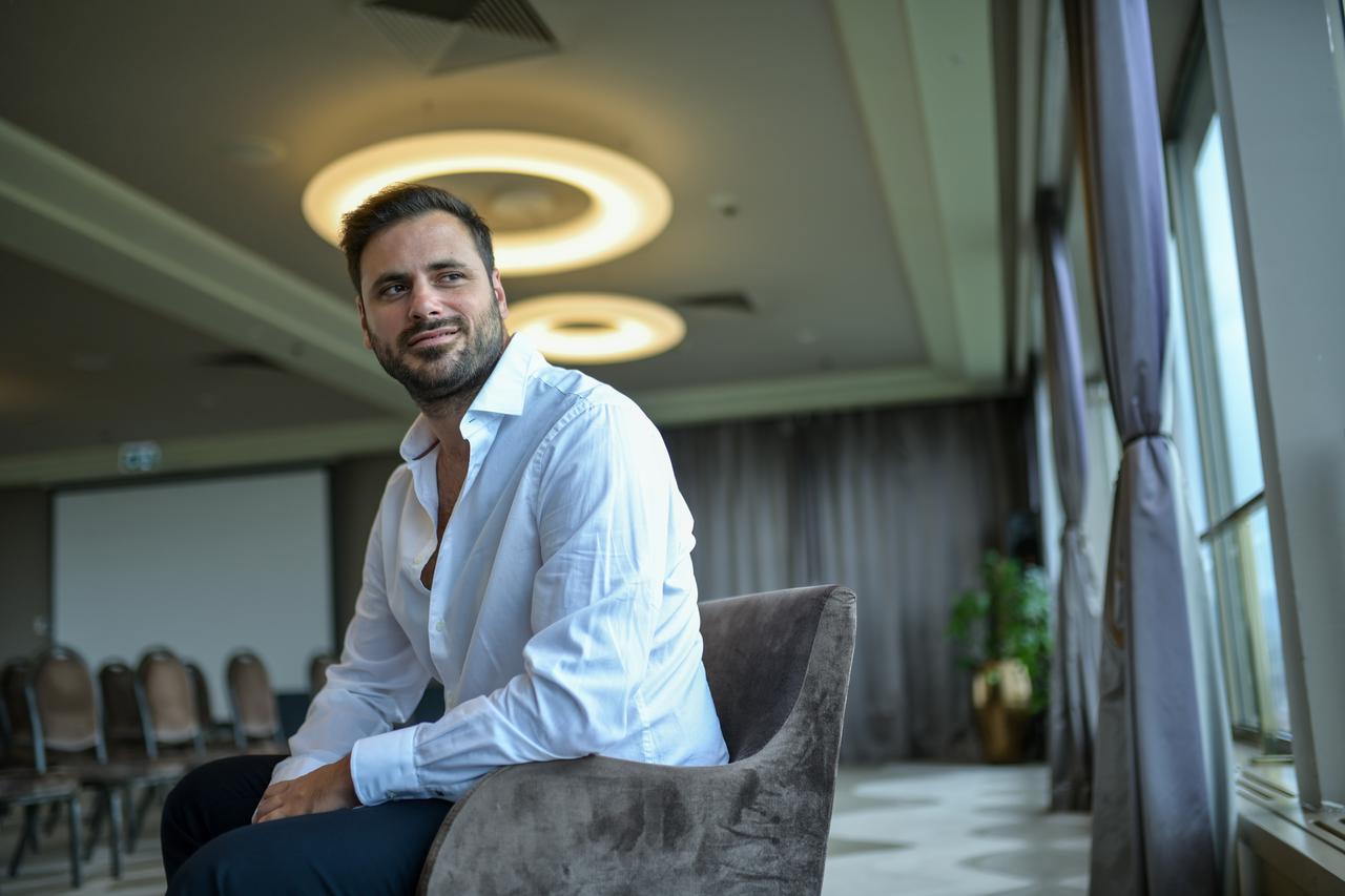 Stjepan Hauser danas slavi 37. rođendan