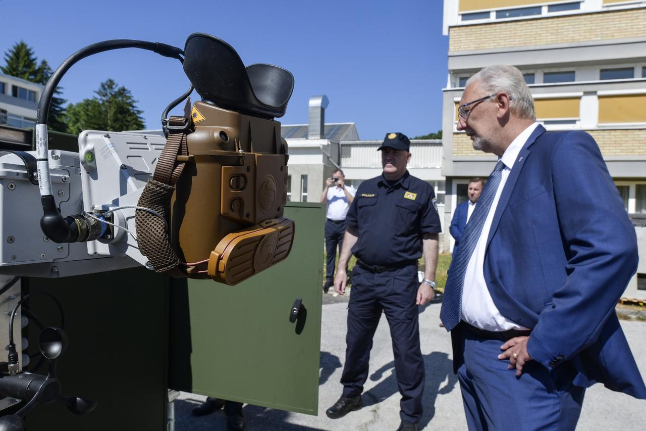 Zagreb: Predstavljeno osam mobilnih termovizijskih kamera za nadzor državne granice