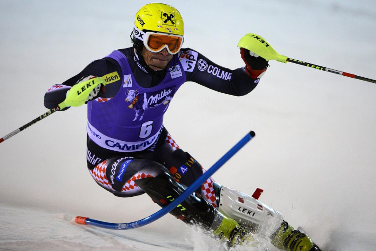 'Croatia\'s Ivica Kostelic competes during the Men\'s World Cup Slalom on December 18, 2012 in Madonna di Campiglio . AFP PHOTO / OLIVIER MORIN'