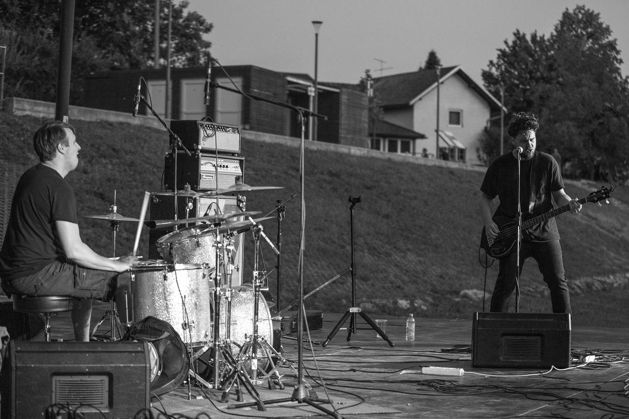 Šiza zagrijala Ozalj prvim nastupom na Rock&Off turneji,