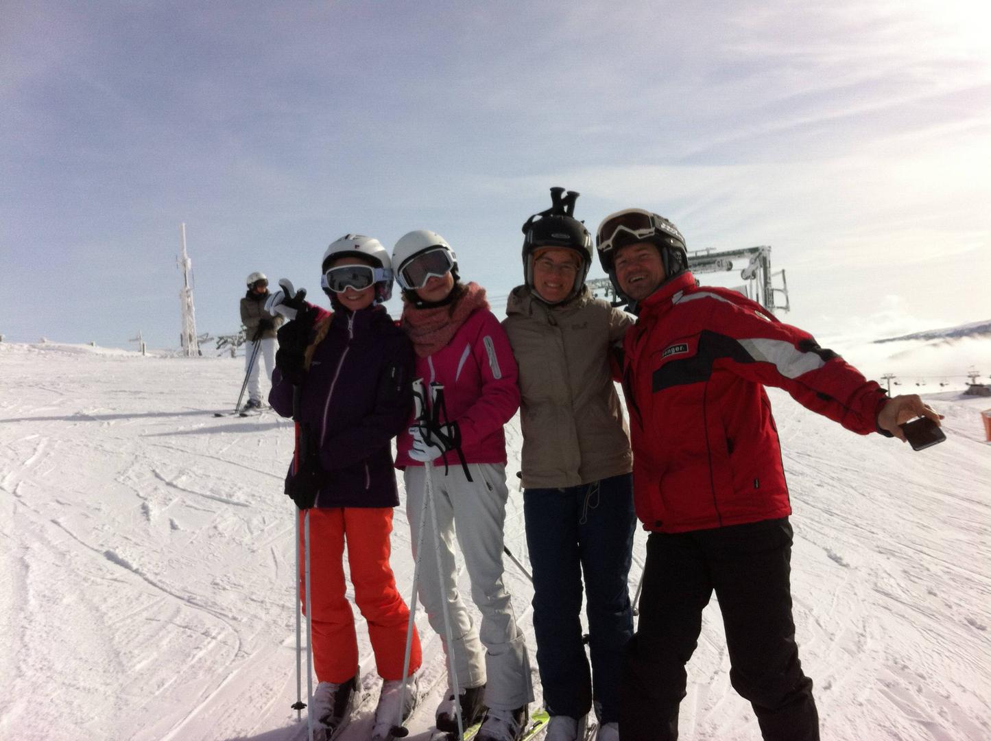 Obitelj Šargač na skijanju u Austriji s kćerinom prijateljicom