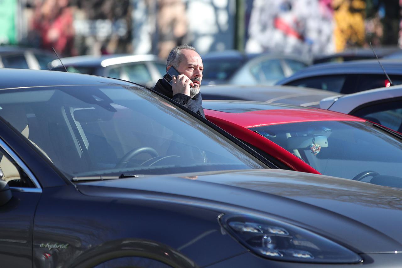 Zagreb: Gzim Redžepi dolazi u zgradu Gradskog poglavarstva